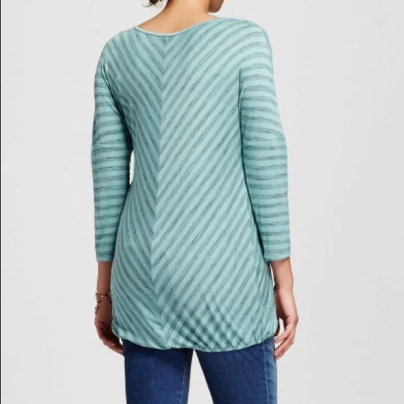 EUC Size M Liz Lange Maternity long sleeve shirt - Picture 2 of 5